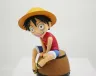 light-up-figurine-luffy-sur-tonneau-17cm