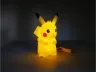 figurine-lumineuse-pikachu-grincheux-avec-dragonne